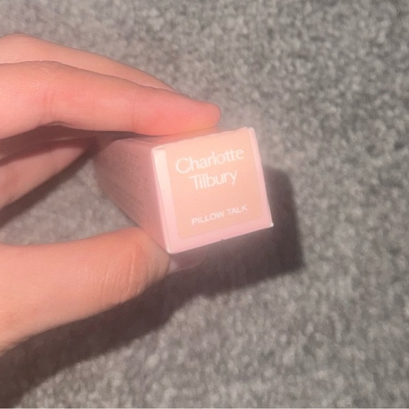 Charlotte Tilbury Beauty Light Wand in Pillow Talk! - Picture 3 of 4